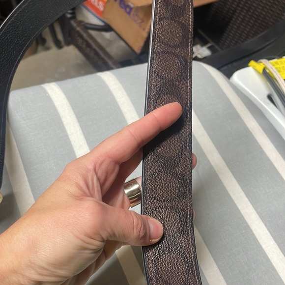 Black leather coach bag. - Picture 3 of 7